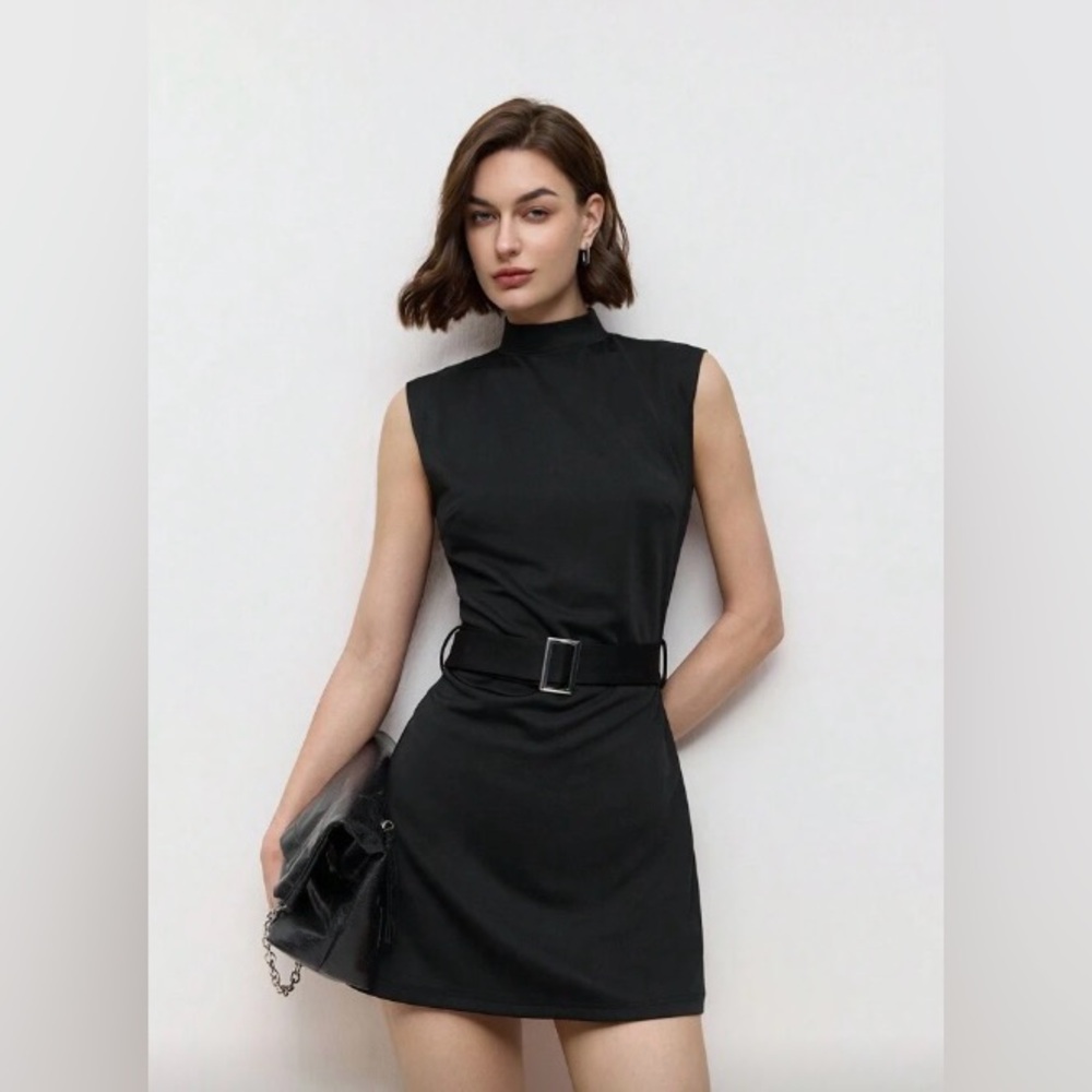 NEW MOD CHIC DRESS WITH BELT